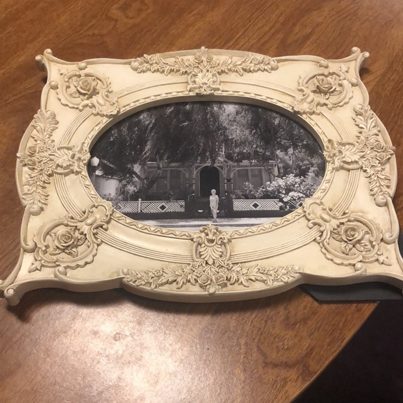 Shabby Chic Photo Frame with intricate details! - Picture 13 of 17